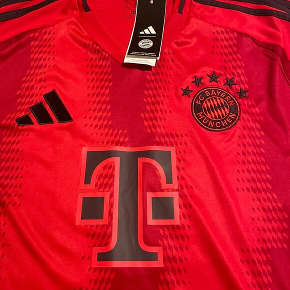 Men's XL Adidas 2024-25 Bayern Munich Home Shirt NWT - Picture 5 of 10